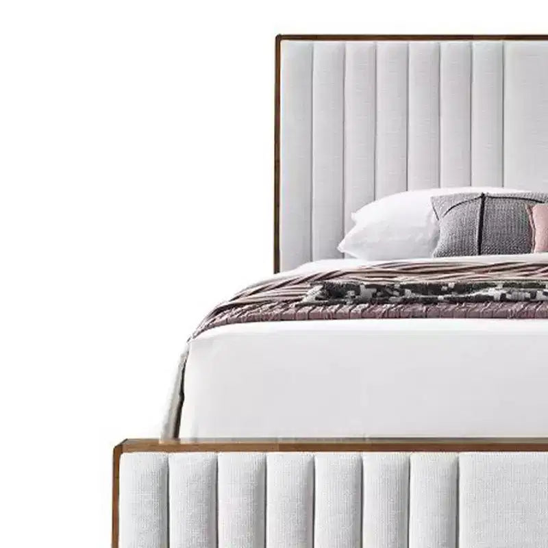 Lit King size (222 cm) gris clair en chenille, finition noyer