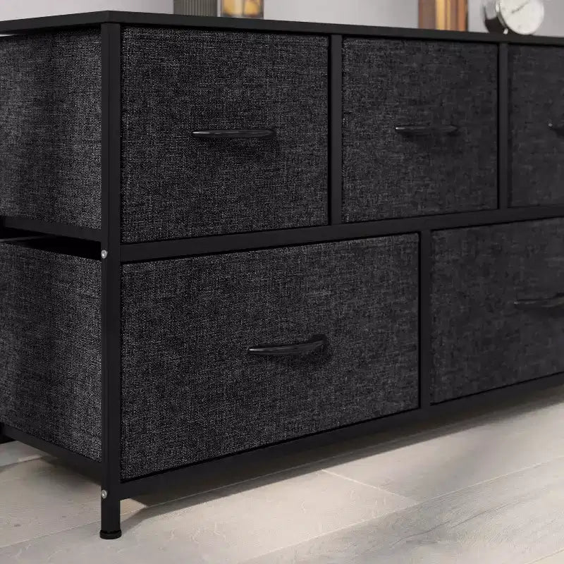 Commode de rangement à 5 tiroirs avec cadre en fonte, plateau en bois et tiroirs en tissu faciles à tirer avec poignées en bois