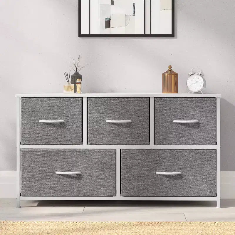 Commode de rangement à 5 tiroirs avec cadre en fonte, plateau en bois et tiroirs en tissu faciles à tirer avec poignées en bois