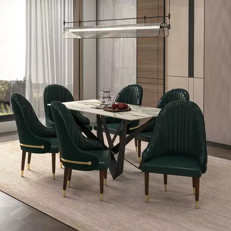 Chaise de salle à manger à dossier haut - Revêtement en cuir avec motif ondulé au dos, cadre en bois d'hévéa et accents dorés